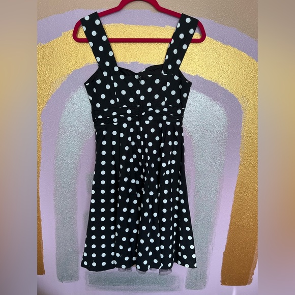 Hot Topic - Small - Black/White PokaDot dress with POCKETS!  BRAND NEW with TAGS - Picture 2 of 4